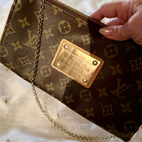 Louis Vuitton 💕 Brown Monogram Wristlet Pouchette